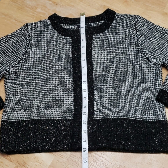 Glittery Cropped Cardigan - Picture 5 of 8